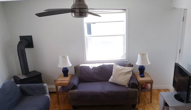 Perfect family beach house 4 bed, 1.5 bath, full laundry, walk to the beach