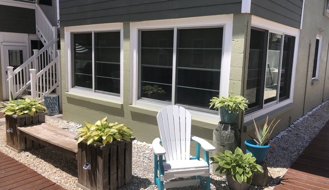 Perfect Family-Friendly Condo 5 Houses from the Ocean on the Beach Block Dewey