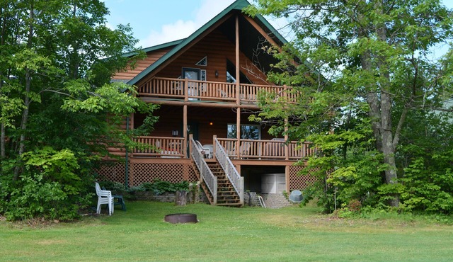 PERFECT FAMILY/FRIEND GETAWAY ON BEAUTIFUL GOLF COURSE