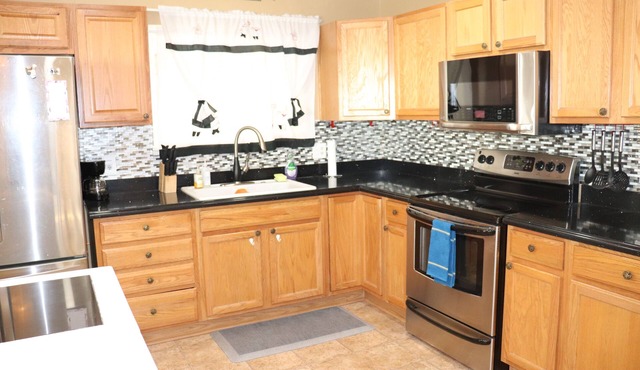 Perfect family fun home 15 min to strip/airport