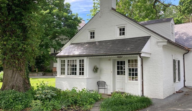 Perfect family getaway with pool and hot tub close to everything!