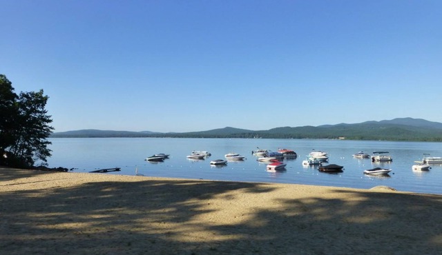 Perfect family getaway on Lake Ossipee In the Mountain View community
