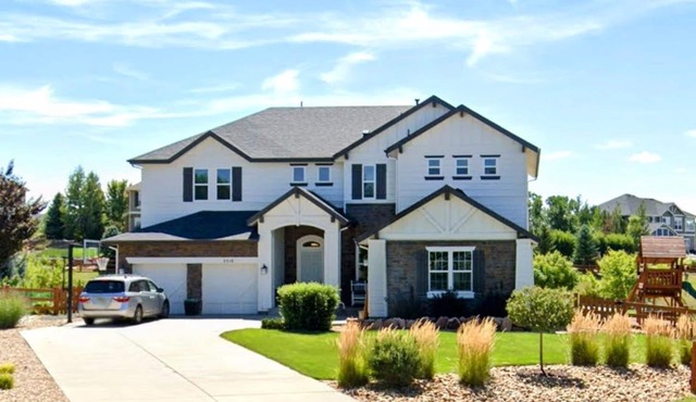 Perfect Family Home - Large Backyard and Beautiful Mountain Views