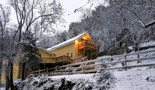 Perfect Family Reunion Vacation Rental - 3 Remodeled Houses near Dollywood
