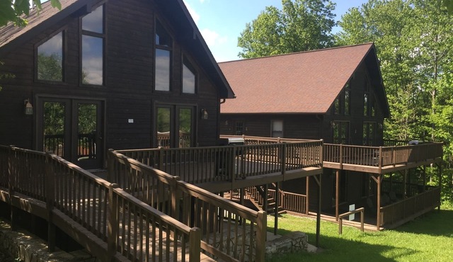 Perfect family space. Lots of room. Easy drive to New River Gorge National Park.
