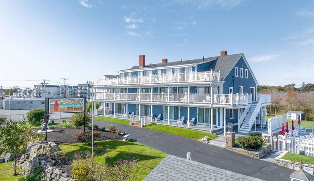 Perfect first floor oceanfront suite!