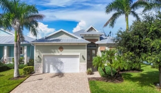 Perfect Florida Getaway with Private Lanai and Pool in Gated Community