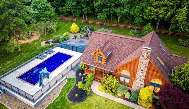 Perfect for couples, families, or small groups, this retreat blends serenity with style for an unforgettable getaway. Plenty of amenities to keep the family entertained indoors and out!