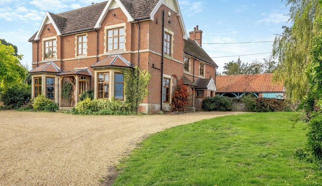 Perfect for a celebration, special occasion, or a large family reunion.