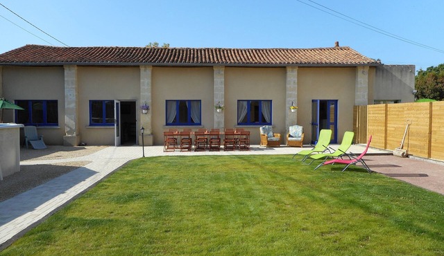 Perfect for a large gathering with family and friends - up to 14 people