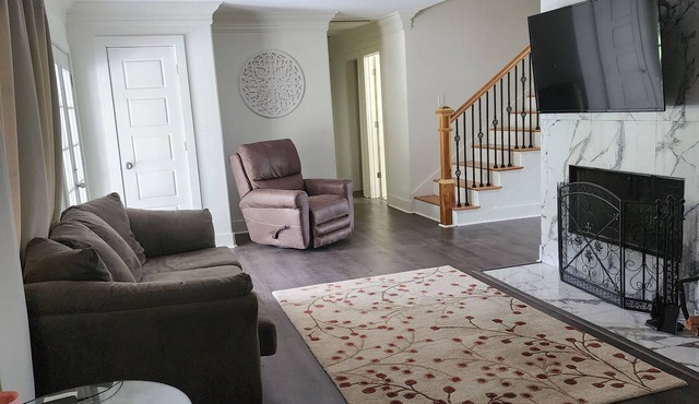 Perfect for a weekend, family gatherings, Parties, or extended stay!