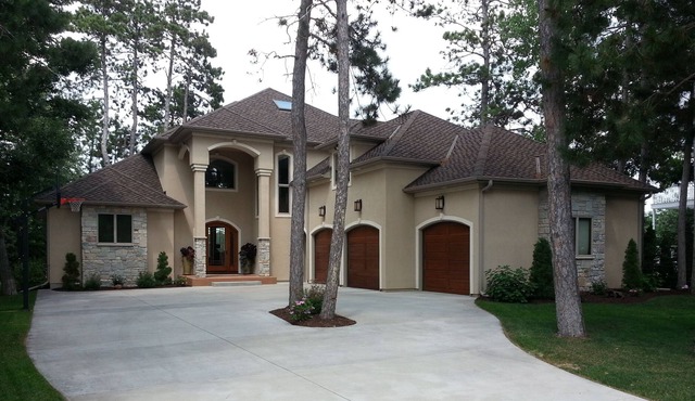 Perfect for all seasons! Great for Families & Groups! Crystal Clear Lake!