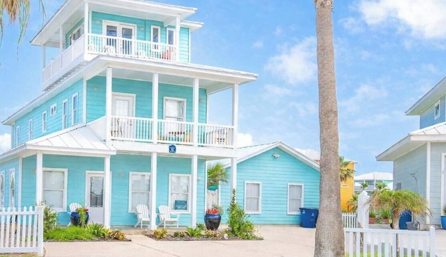 Perfect for big families! Pet Friendly! Ocean View & Boardwalk to Beach