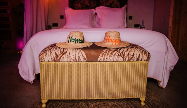 Perfect for couples, this unique, award-winning retreat combines the tranquillity of the countryside