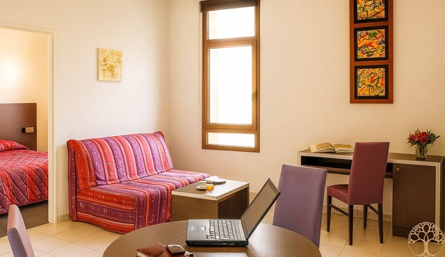 Perfect for Families! 2 Units Close to Jardin des Plantes & Maison des Mémoires!