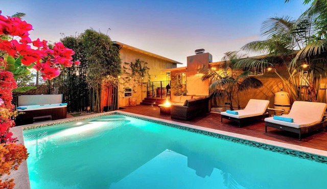 Perfect for Families W/Pool,Walk 2 Beach,Firepit!
