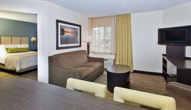 Perfect for Groups! 3 Pet-friendly Units, Kitchen, Free Parking