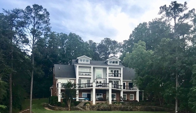 Perfect for large groups. Sits on water's edge.