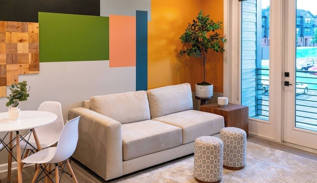 Perfect for long stays, walk to downtown, king bed