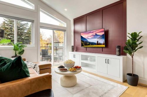 Perfect for Long Stays Free Parking Pets Allowed