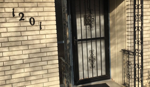 Perfect for Long Stays. Recently remodeled 2 bedroom 1.5 bathroom unit.