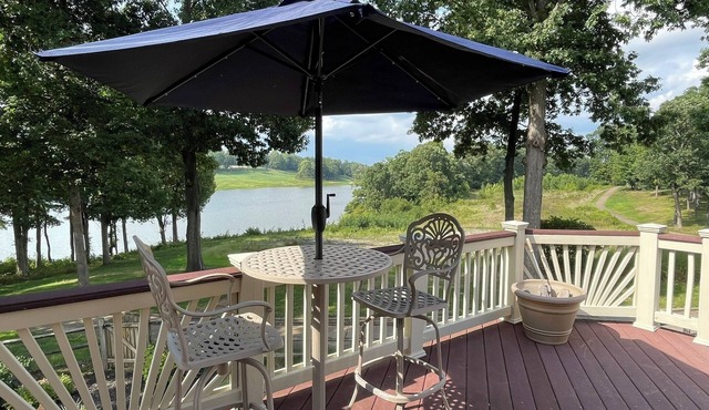 Perfect for LPGA Solheim Cup! Large Family Getaway, Lake, NatureTrail, Wineries!