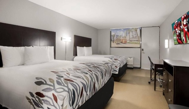 Perfect for Small Groups! Free Parking On-site, One Pet Stays Free!
