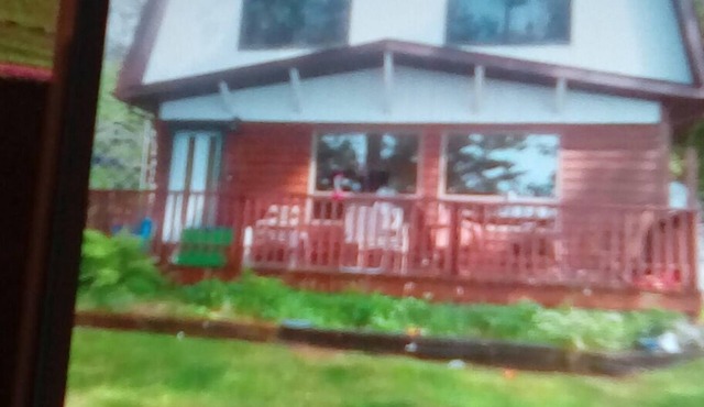 Perfect for summer right on twin lake 4 bedroom 2 full bath home