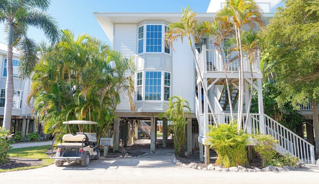 Perfect for two! This Pretty villa with an Awesome View of the Gulf! A3411B