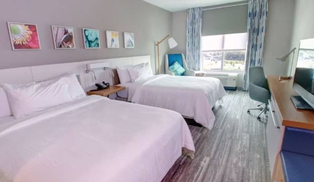 Perfect for You! Free Breakfast, Free Parking, Outdoor Pool, Pets Allowed!