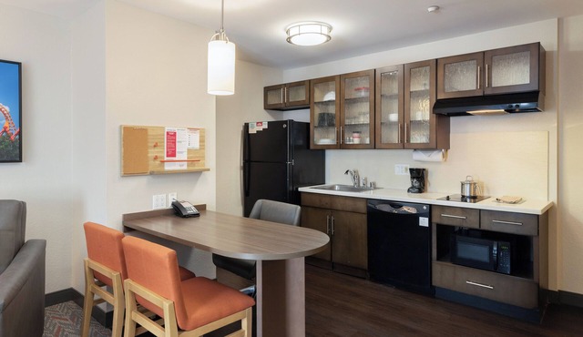 Perfect For Your Group | Queen Bed Each to 4 Suite & Kitchen