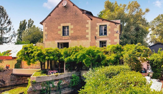 Perfect for the big family reunion in great natural environment.