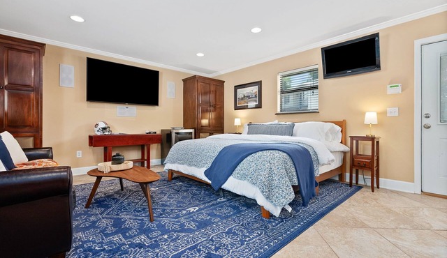 Perfect Game-day Loft 0.2 Miles From Toomer's Corner ~ Pet Friendly