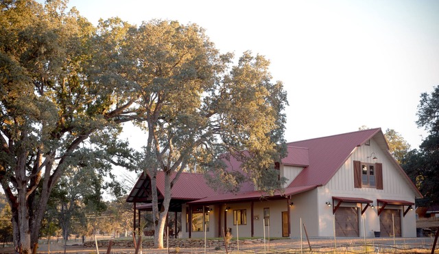 Perfect Get away! Lovely, romantic, peaceful location in the vineyard!