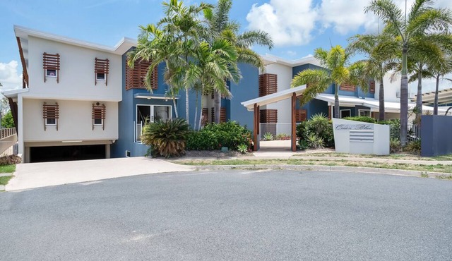 Perfect Getaway with beach views!