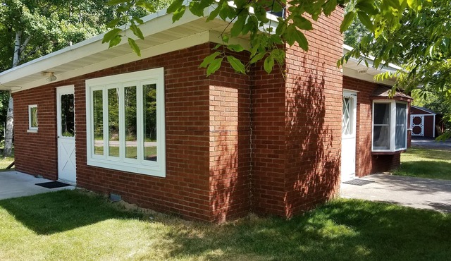 Perfect getaway for all occasions. 1200sq ft. sleeps 8. Country atmosphere