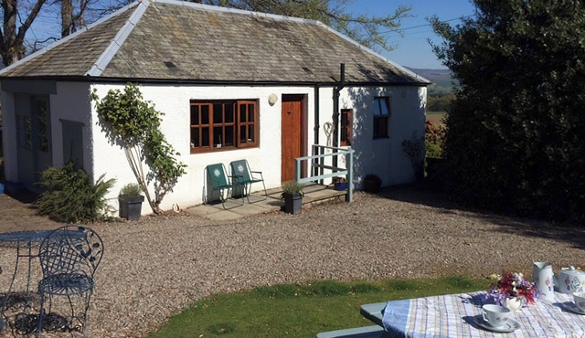 Perfect getaway for two, in a picturesque setting.