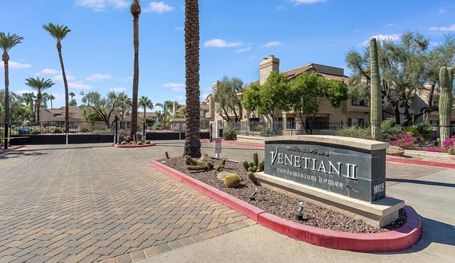 Perfect Getaway in Great Location!