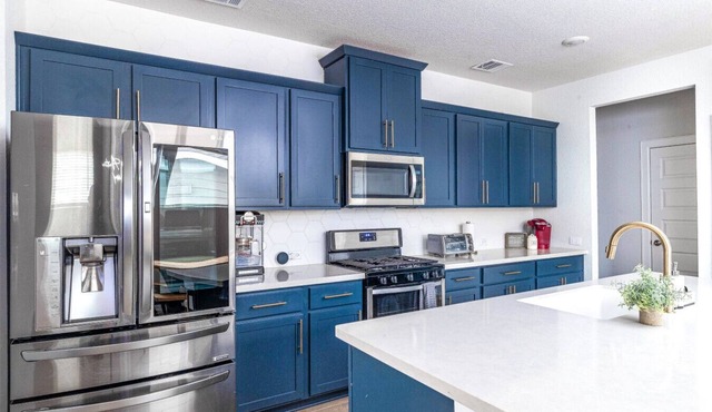 Perfect Getaway! Luxury Comfort Near DWNT & COTA
