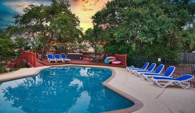 Perfect Getaway! Private Pool, Hot Tub & Dog Run 15 Min to Downtown - CITY VIEWS