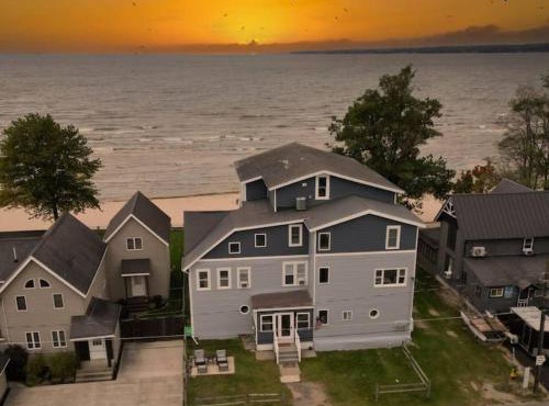 Perfect Group Getaway Sleeps 42 Guests