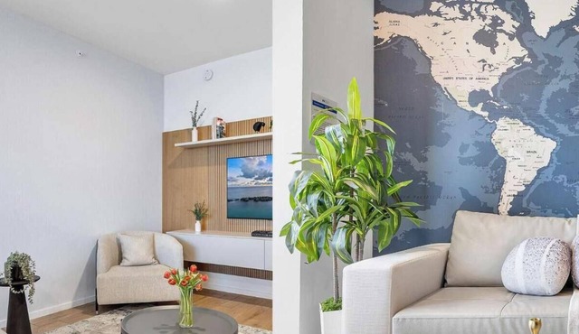 Perfect Group Stay: 6BR/2 Kitchens/2 Living Rooms