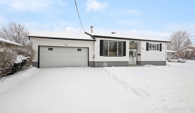 Perfect Group Stay in Cornwall | 3BR +Theater Room