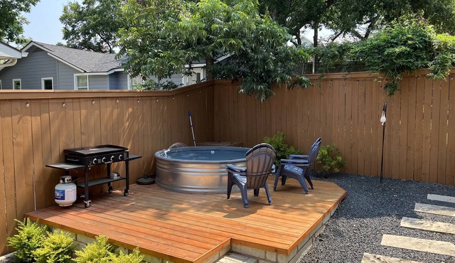 Perfect hangout 2-bedroom home with a pool