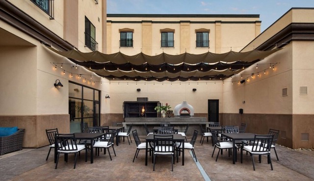 Perfect Hideaway! Stunning Unit w/ Outdoor Fireplace and Terrace, Pet Friendly!