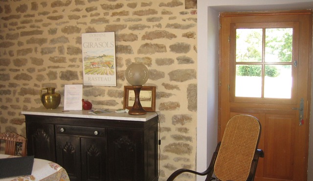 Perfect house for family or friends reunions , 3 bathrooms, big enclosed garden