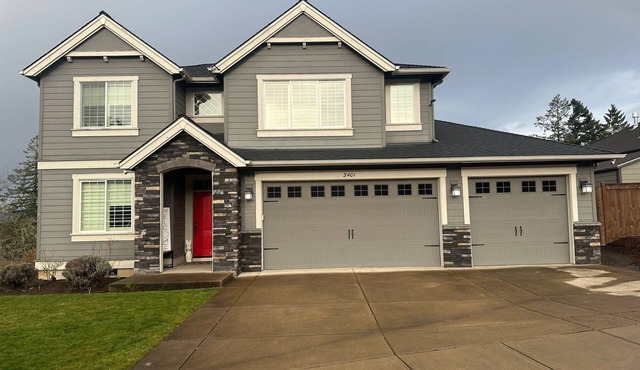 Perfect home away from home! Valley Views & close to town!