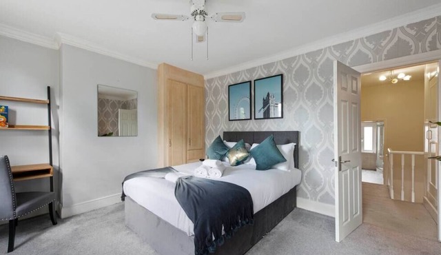 Perfect Home for Spurs Fans! Peaceful Garden