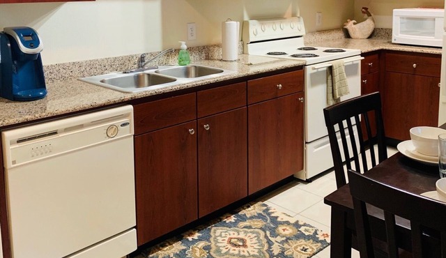 Perfect home for business persons temporarily working in Houston area.