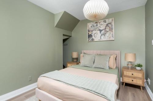 Perfect Home for Couple Close to Lake